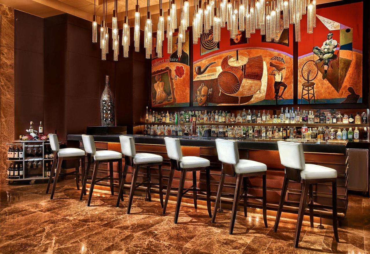 Crimson Hotel Filinvest City, Manila Muntinlupa City Luaran gambar The bar at the lobby