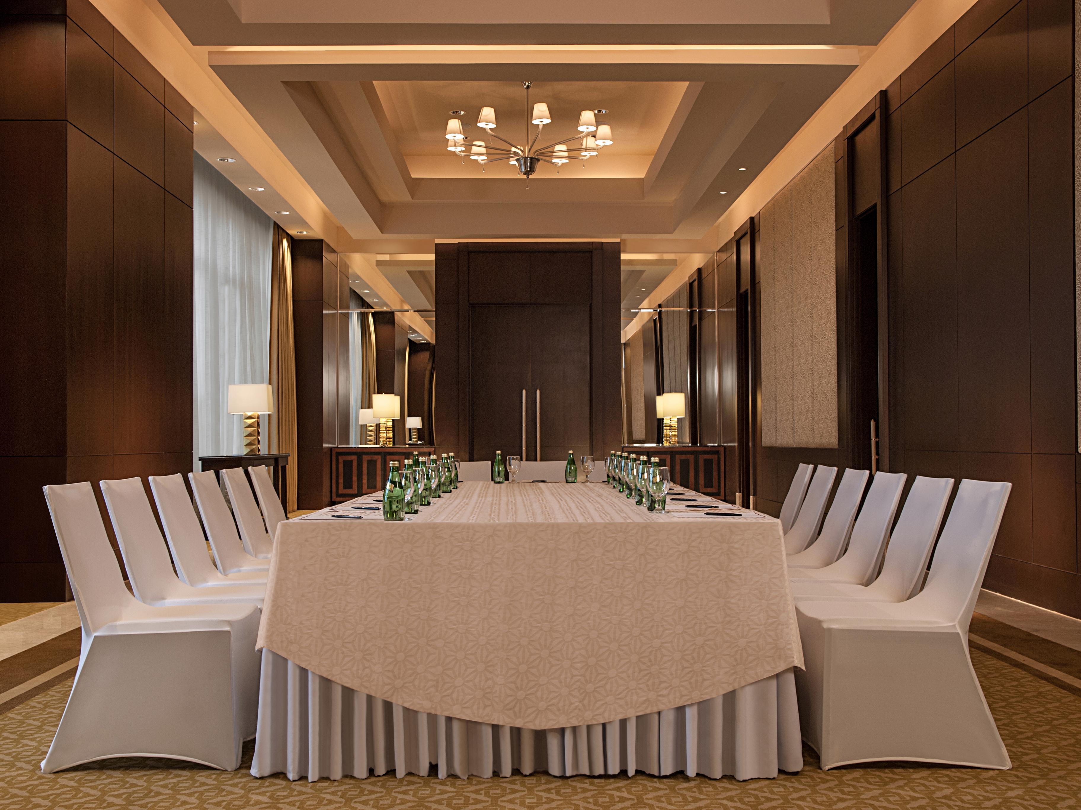 Crimson Hotel Filinvest City, Manila Muntinlupa City Luaran gambar The Royal Meeting Room