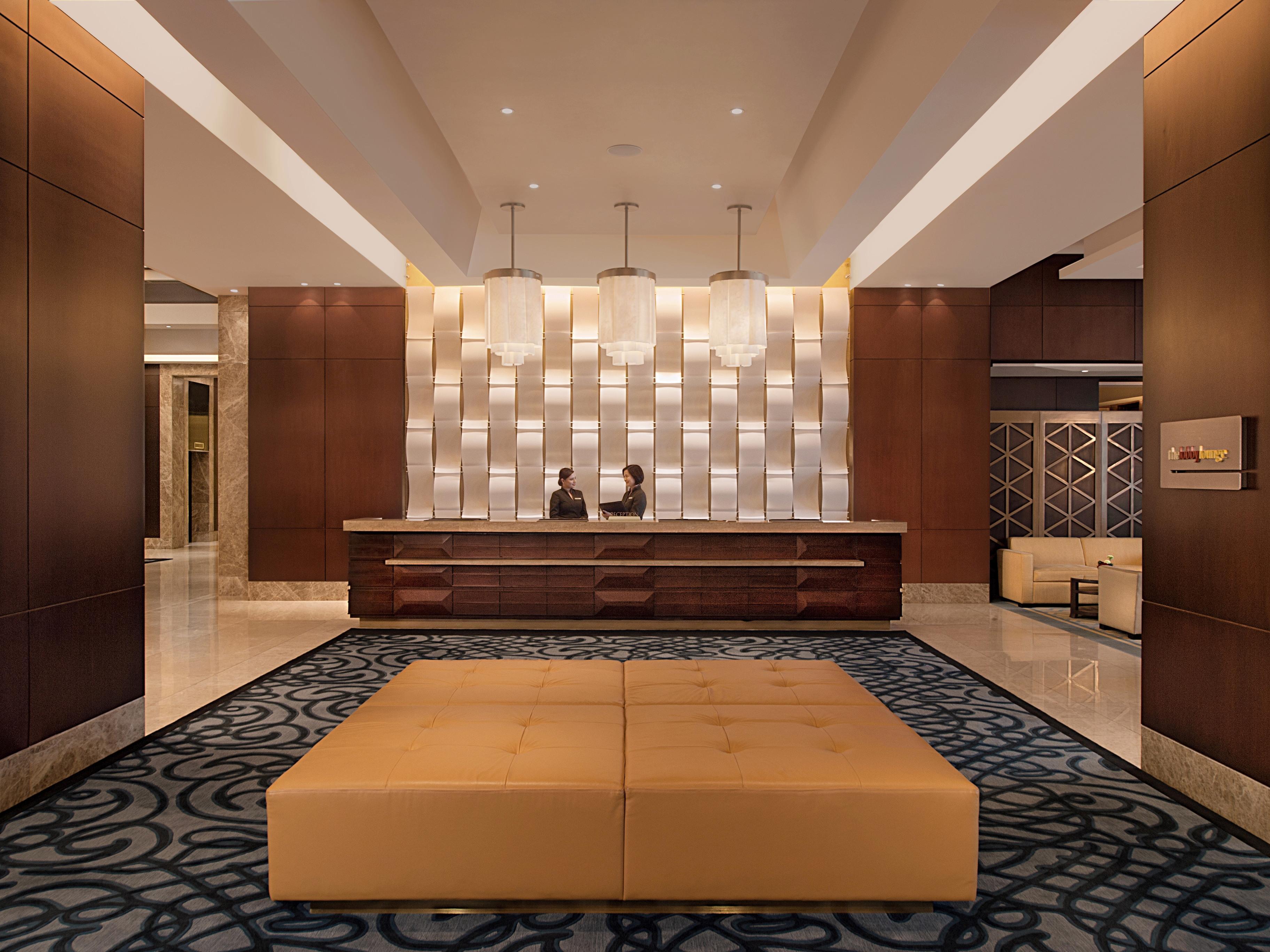 Crimson Hotel Filinvest City, Manila Muntinlupa City Luaran gambar The lobby of the hotel