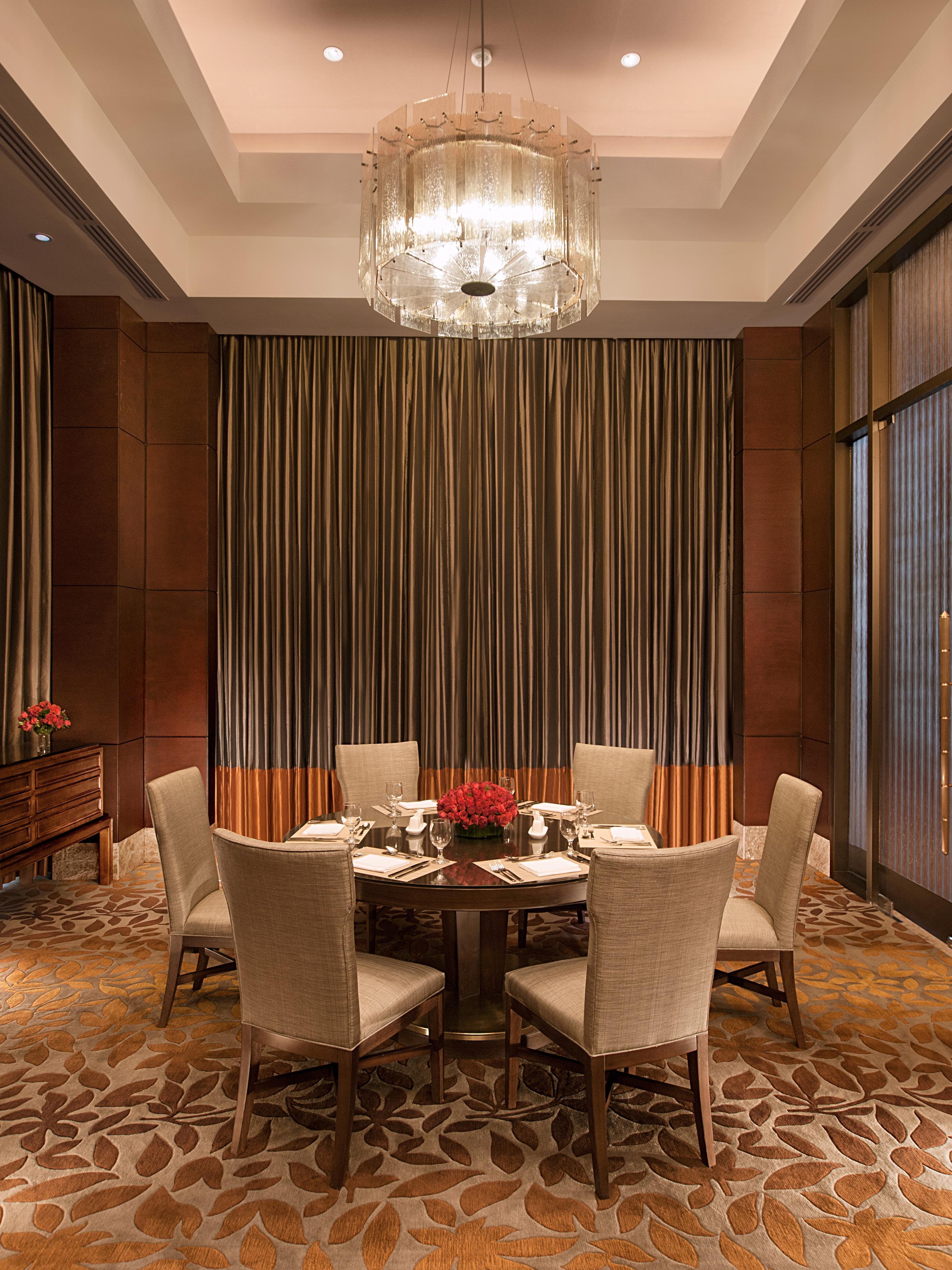 Crimson Hotel Filinvest City, Manila Muntinlupa City Luaran gambar A private dining room at the Four Seasons Hotel, Hong Kong
