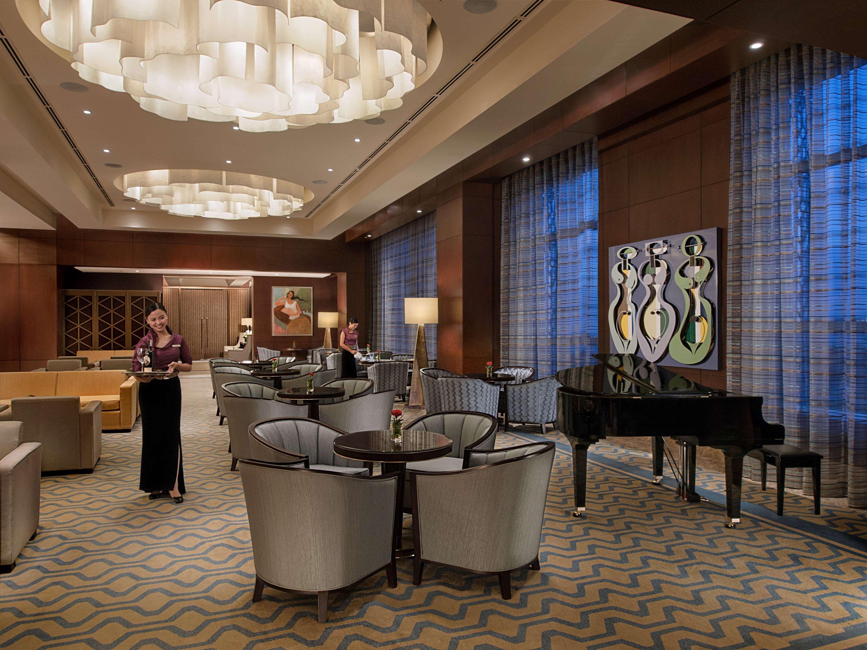 Crimson Hotel Filinvest City, Manila Muntinlupa City Luaran gambar The Club Lounge at the Fairmont San Francisco