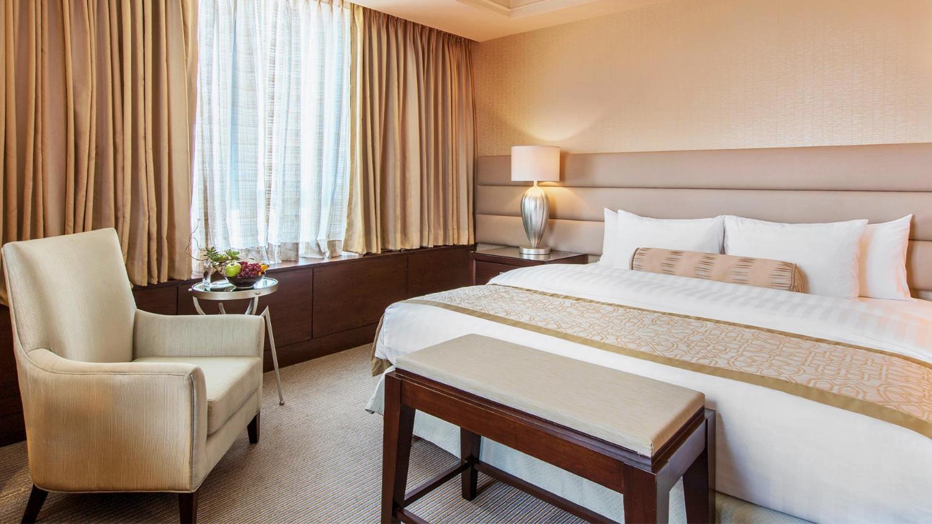 Crimson Hotel Filinvest City, Manila Muntinlupa City Luaran gambar A room at the hotel
